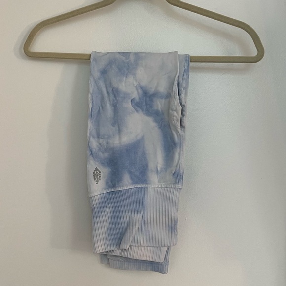 FP MOVEMENT GOOD KARMA LEGGING - Picture 1 of 6